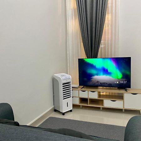 Villa Ku Villa Mu Семаранг Экстерьер фото