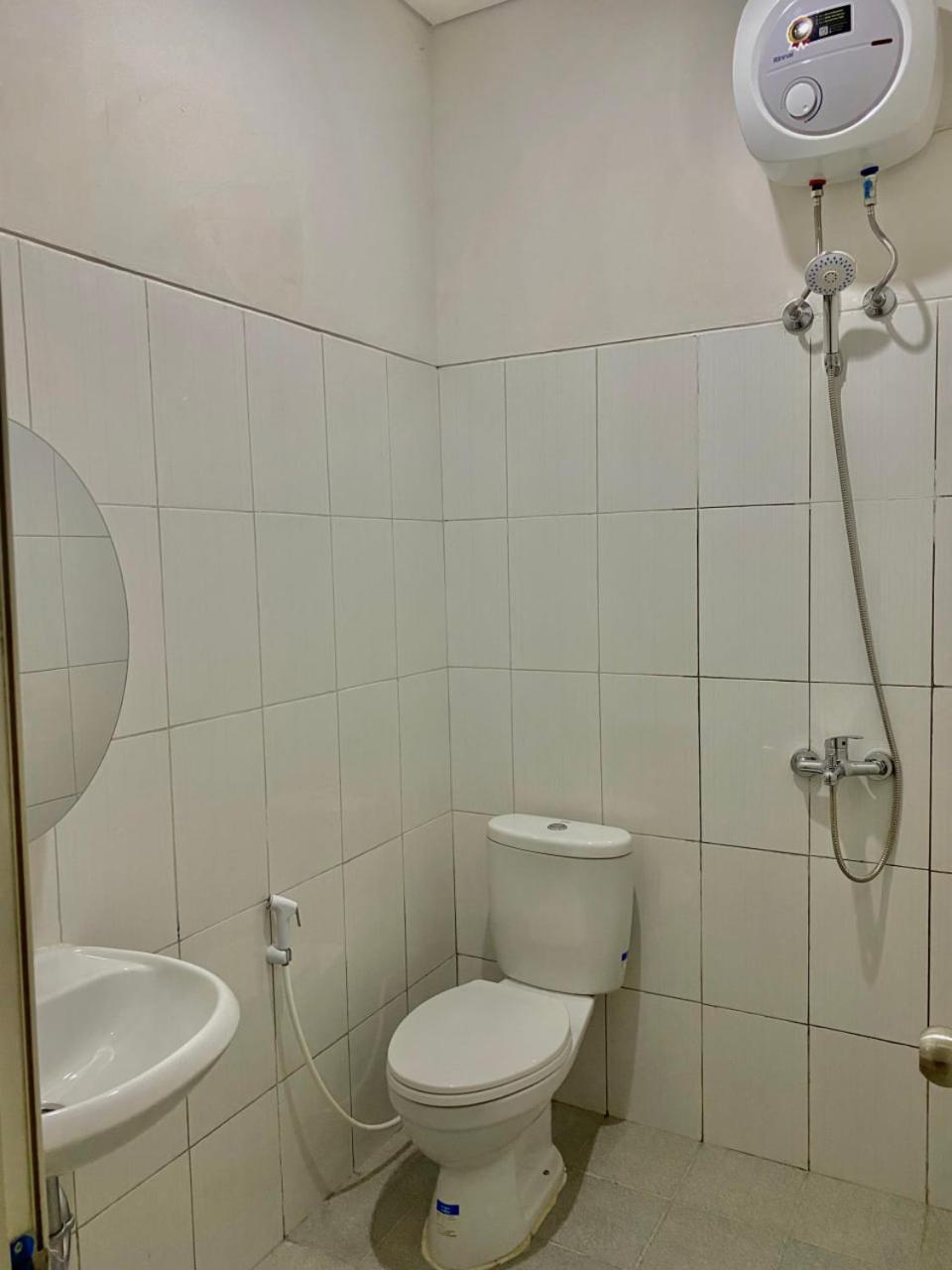Villa Ku Villa Mu Семаранг Экстерьер фото